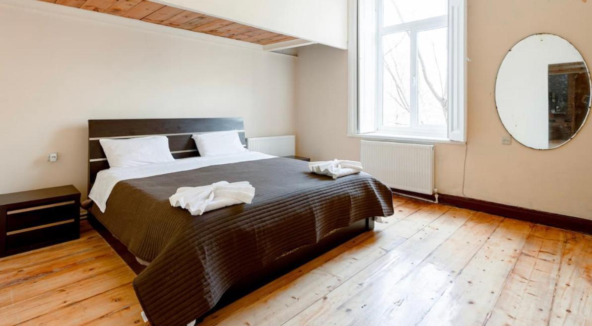 Lovely Dulcet Loft In Center Of Rustaveli Tbilisi Exterior photo